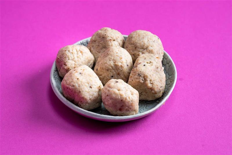 Knaidlach (matzoh balls)