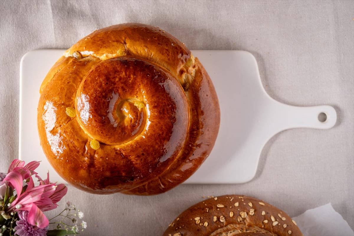 Challah honey and raisins