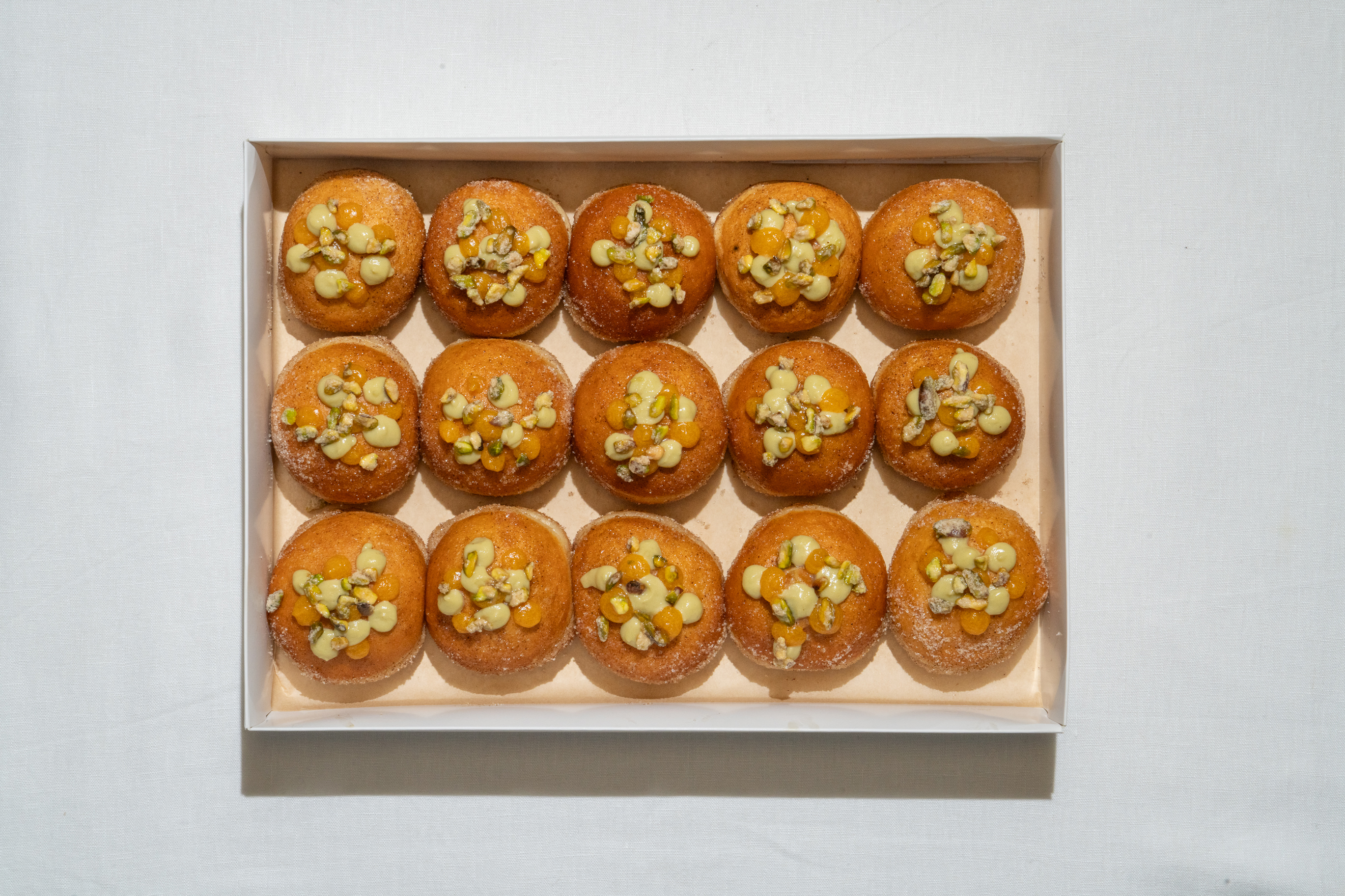 סופגניית בריוש פיסטוק