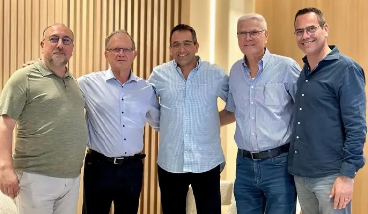 בהשקעה של כמיליון שקל: בית וגג פותחת מרכז מכירות חדש בתל אביב דף משוכפל