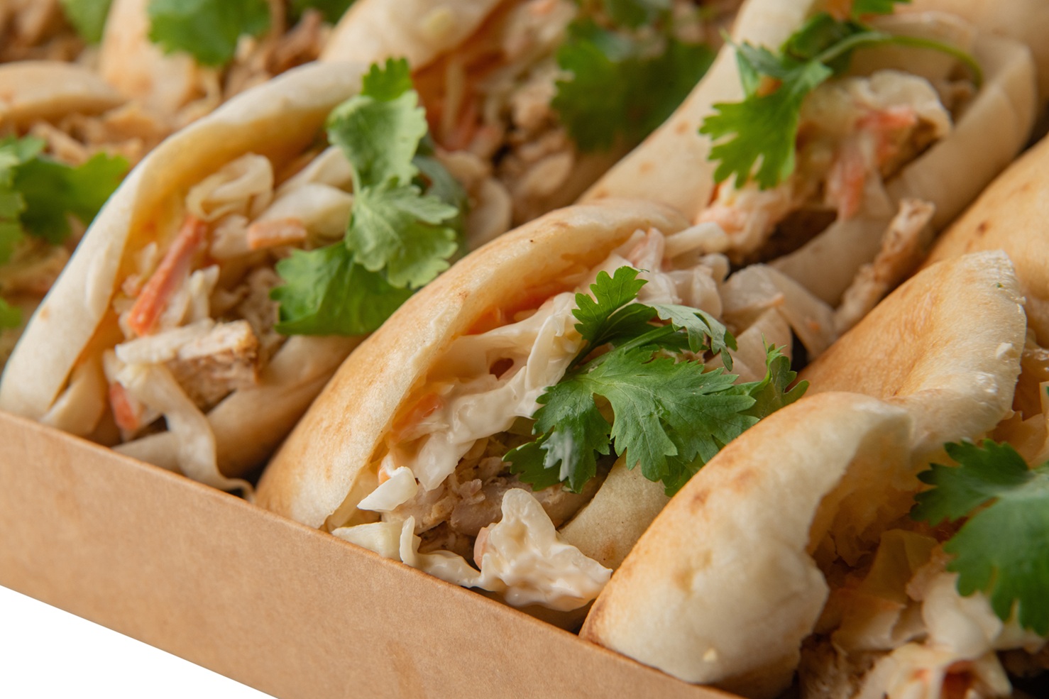 מגש מיני פיתה עם עוף מפורק 12 יח'