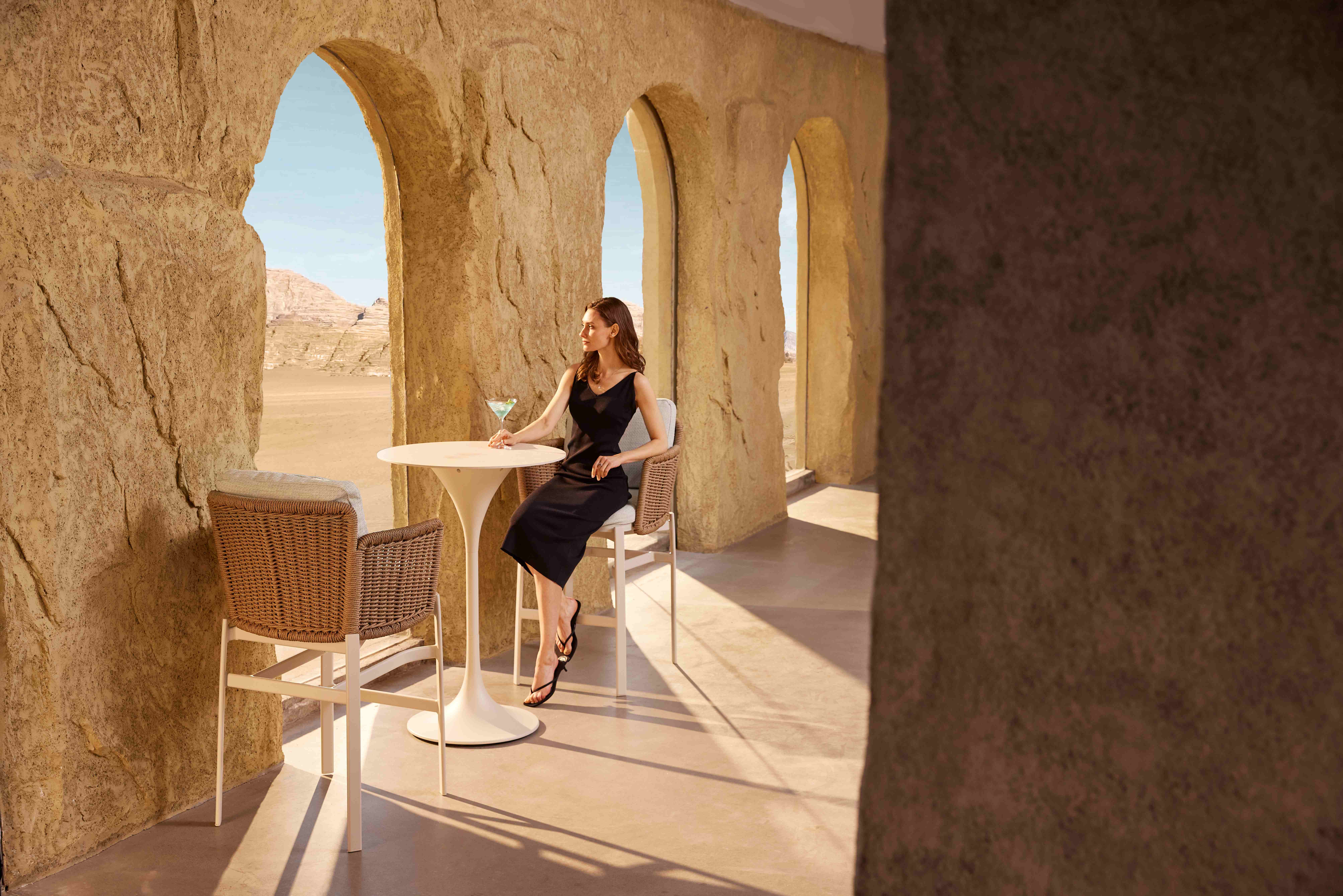 קטלינה | שולחן בר + 2 כסאות בר