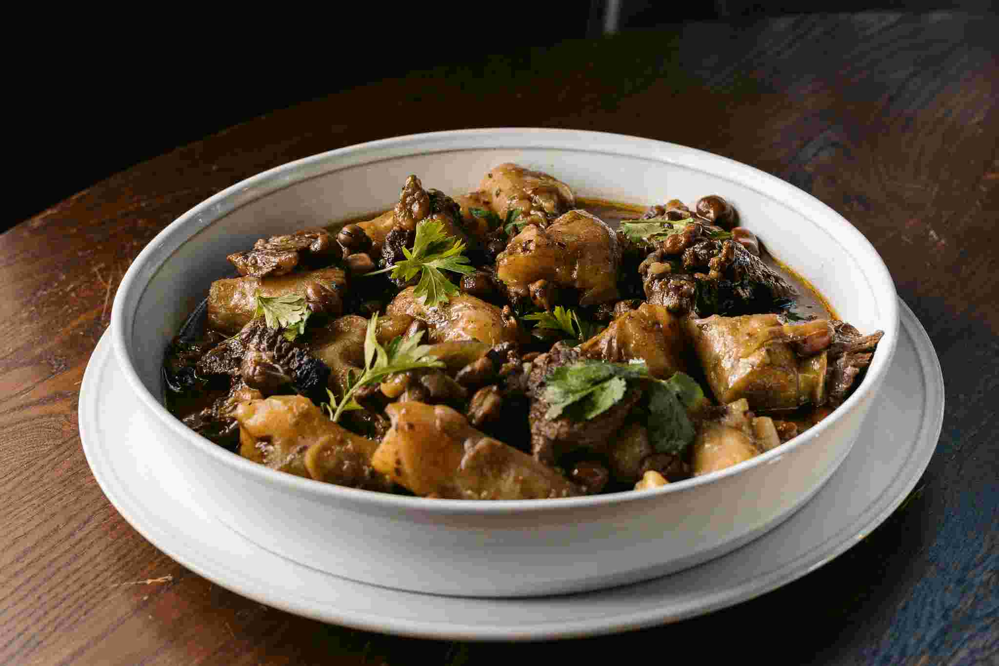 חמין מבושל ארוכות, אונטריב, כמה ואריאציות של ארטישוק ירושלמי - ארז קומרובסקי