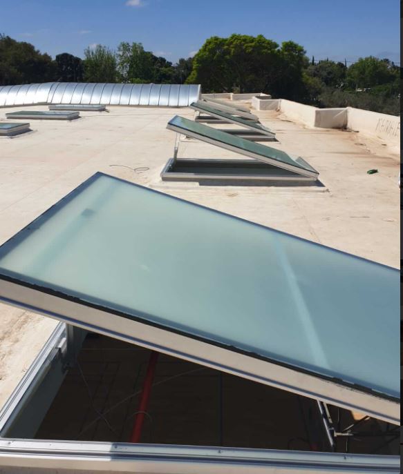 חלונות גג SRDW שקופים