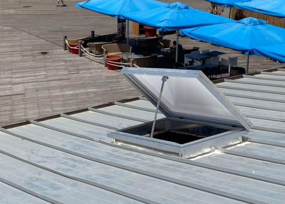 חלונות גג SRDW שקופים