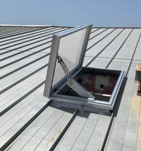 חלונות גג SRDW שקופים