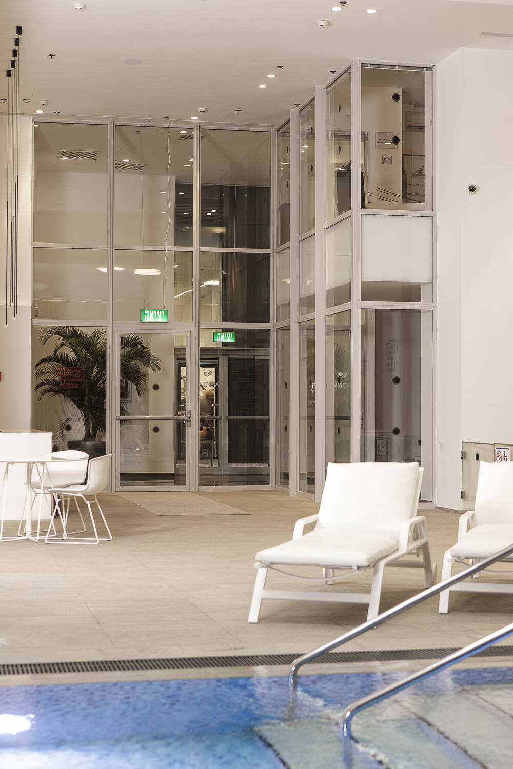 מחיצת אש מזכוכית  MetalGuard Curtain Wall ™