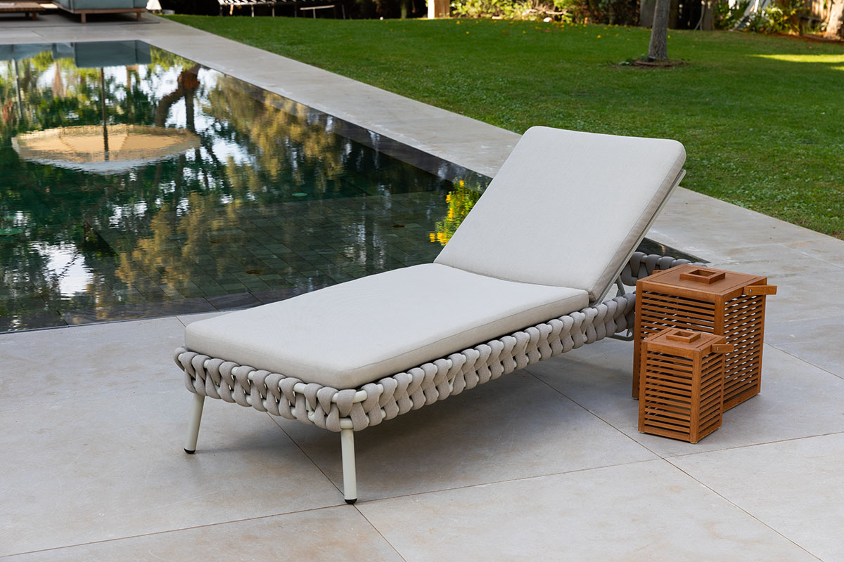 לורי | מיטת שיזוף פחם