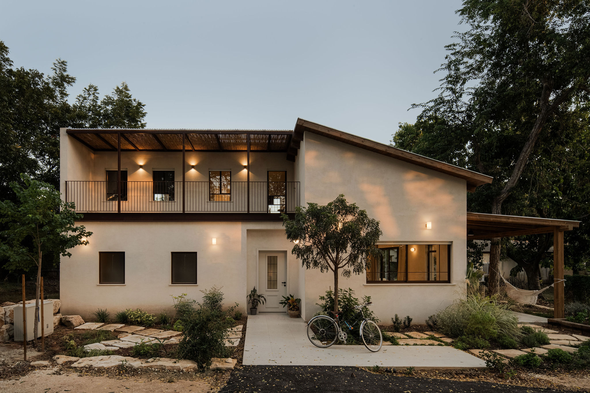 בית אקלקטי בנימה מדברית