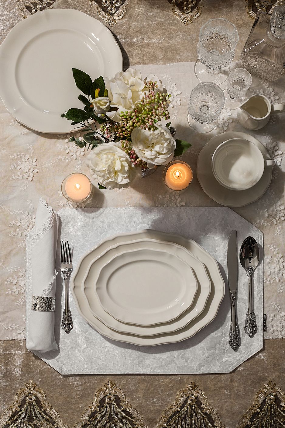 סדרת כלי פורצלן Astoria