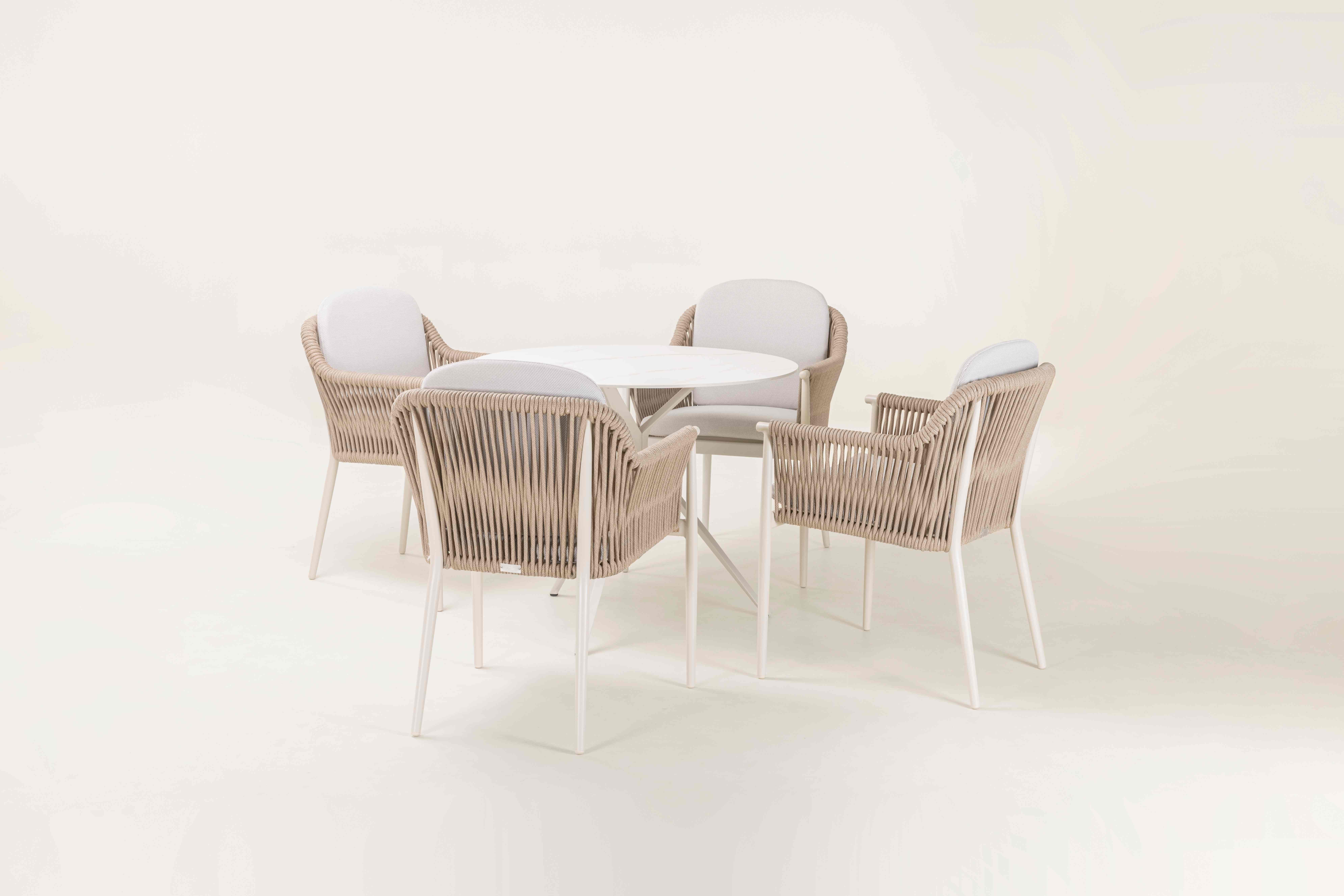 בארי | שולחן עגול + 4 כסאות טנגו