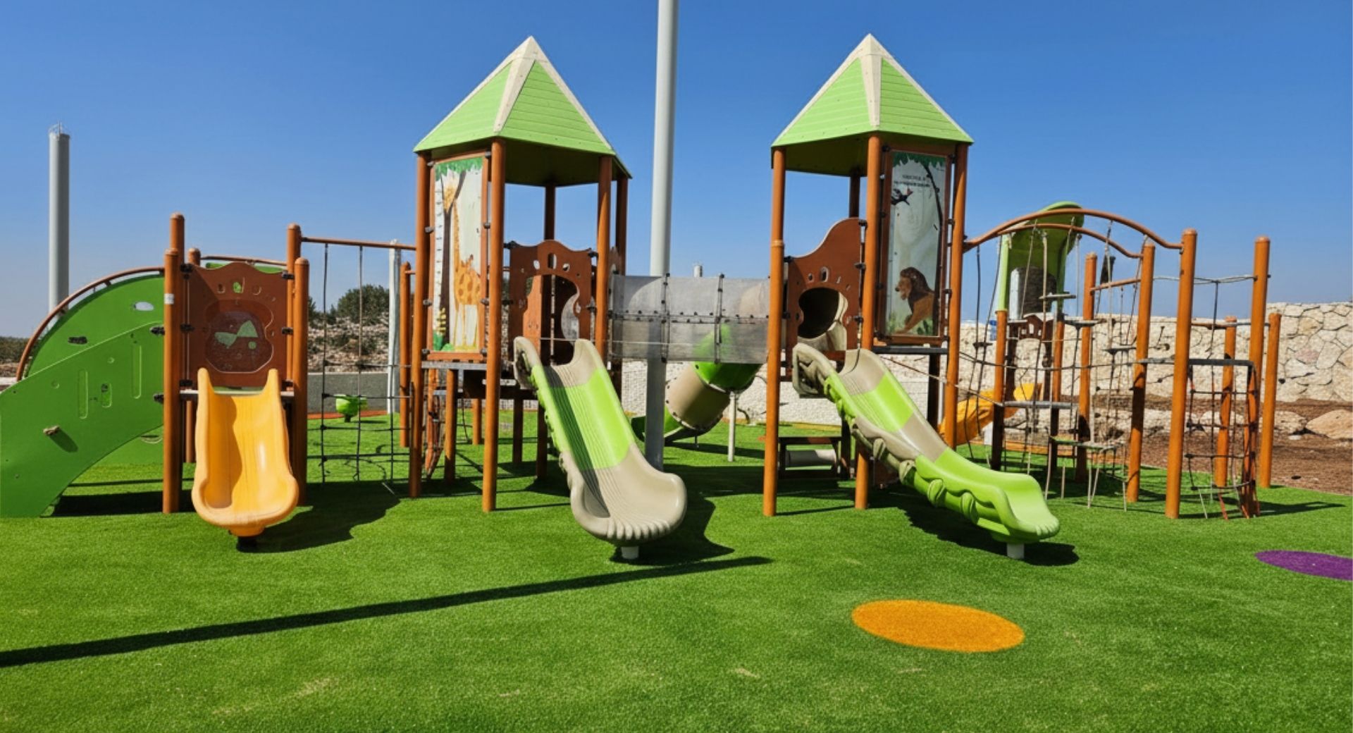 Neighborhood Play Space for Older Kids and Toddlers