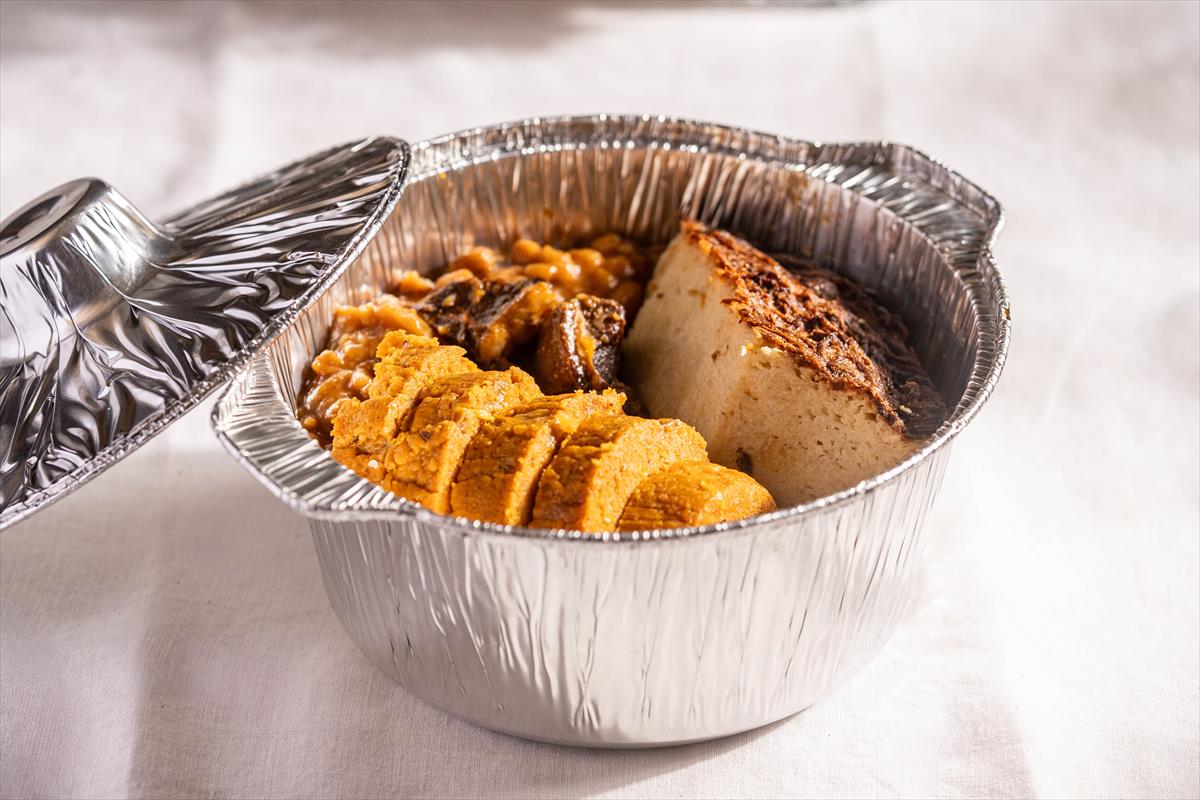 סיר טשולנט בשרי ל-6 סועדים