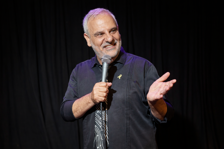 אסף אשתר – "כל המילים השמחות" מופע סיפורים, שירים והומור)