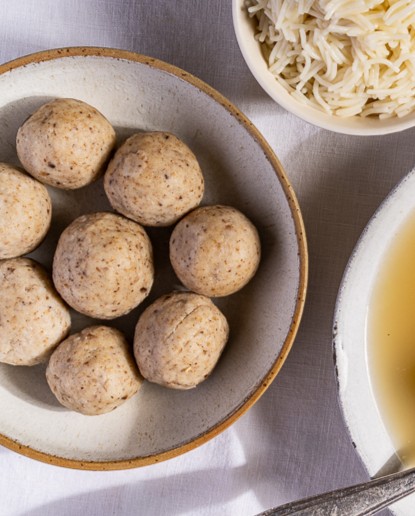 Passover chicken kneadle