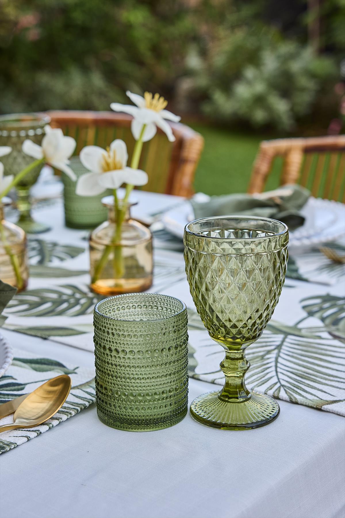 כוס קריסל על רגל