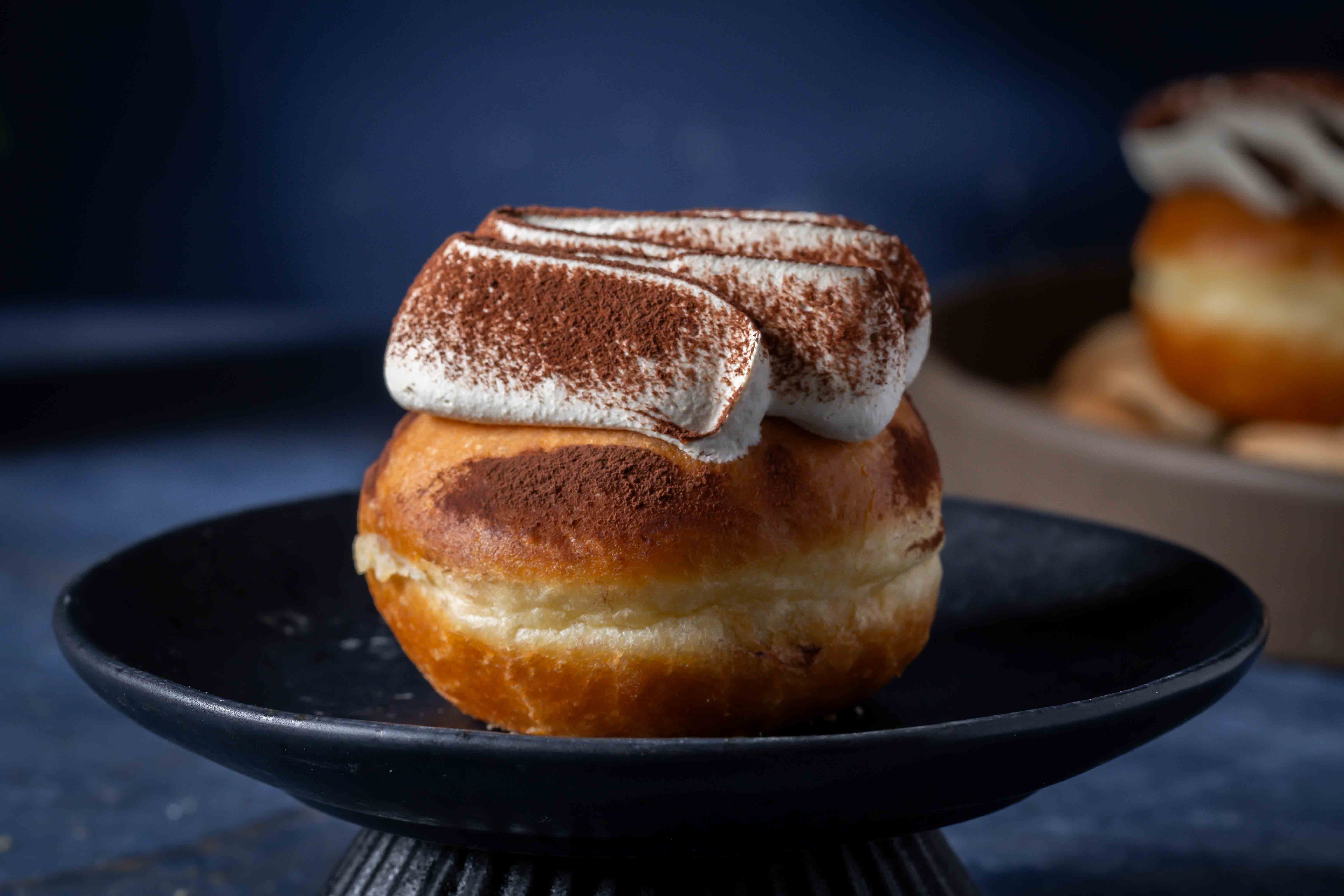 Tiramisu doughnut