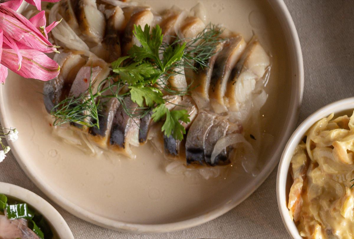 Smoked Mackerel on a Bed of Onions