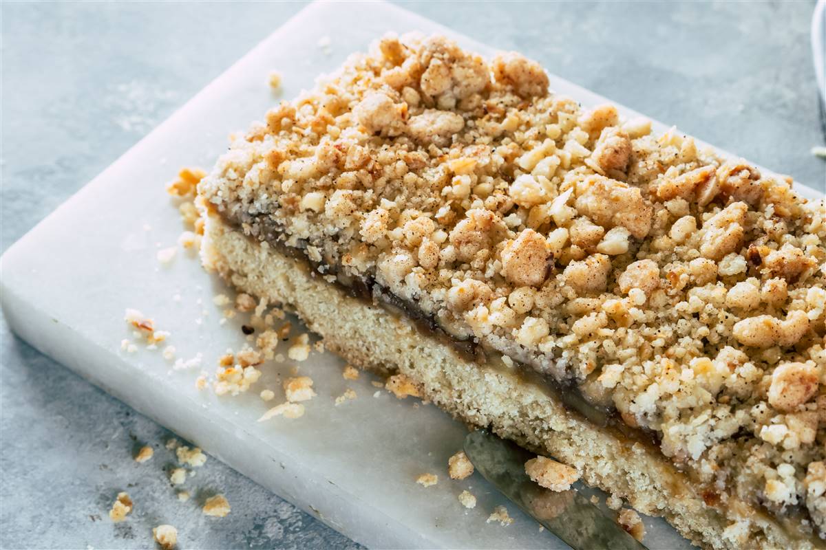 עוגת תפוחים ושטרויזל