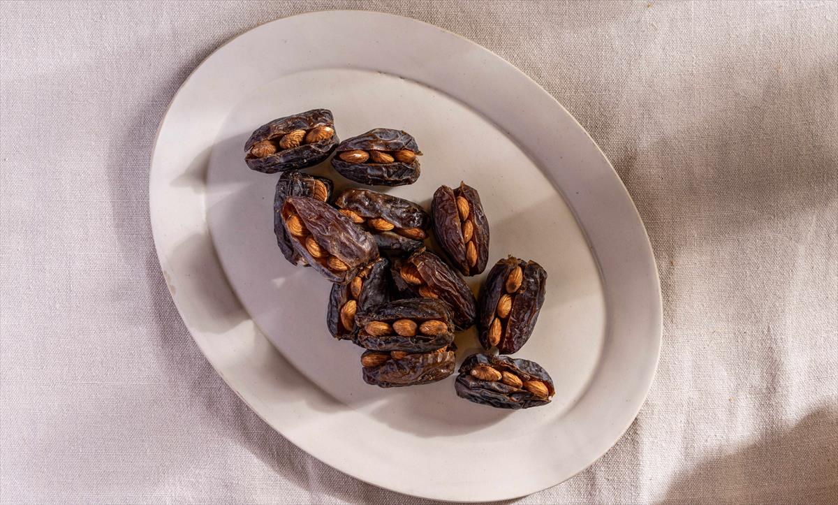 Nut/Almond-Filled Dates