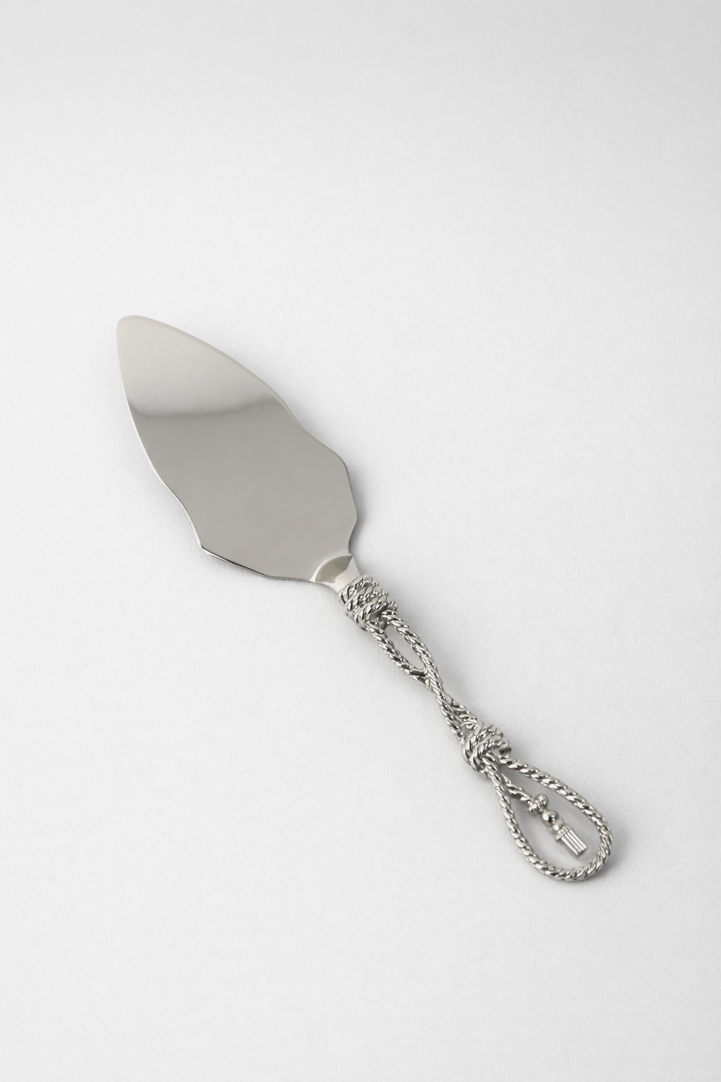 כלי הגשה לעוגה