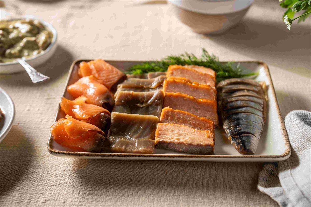 מארז דגים מעושנים עשיר