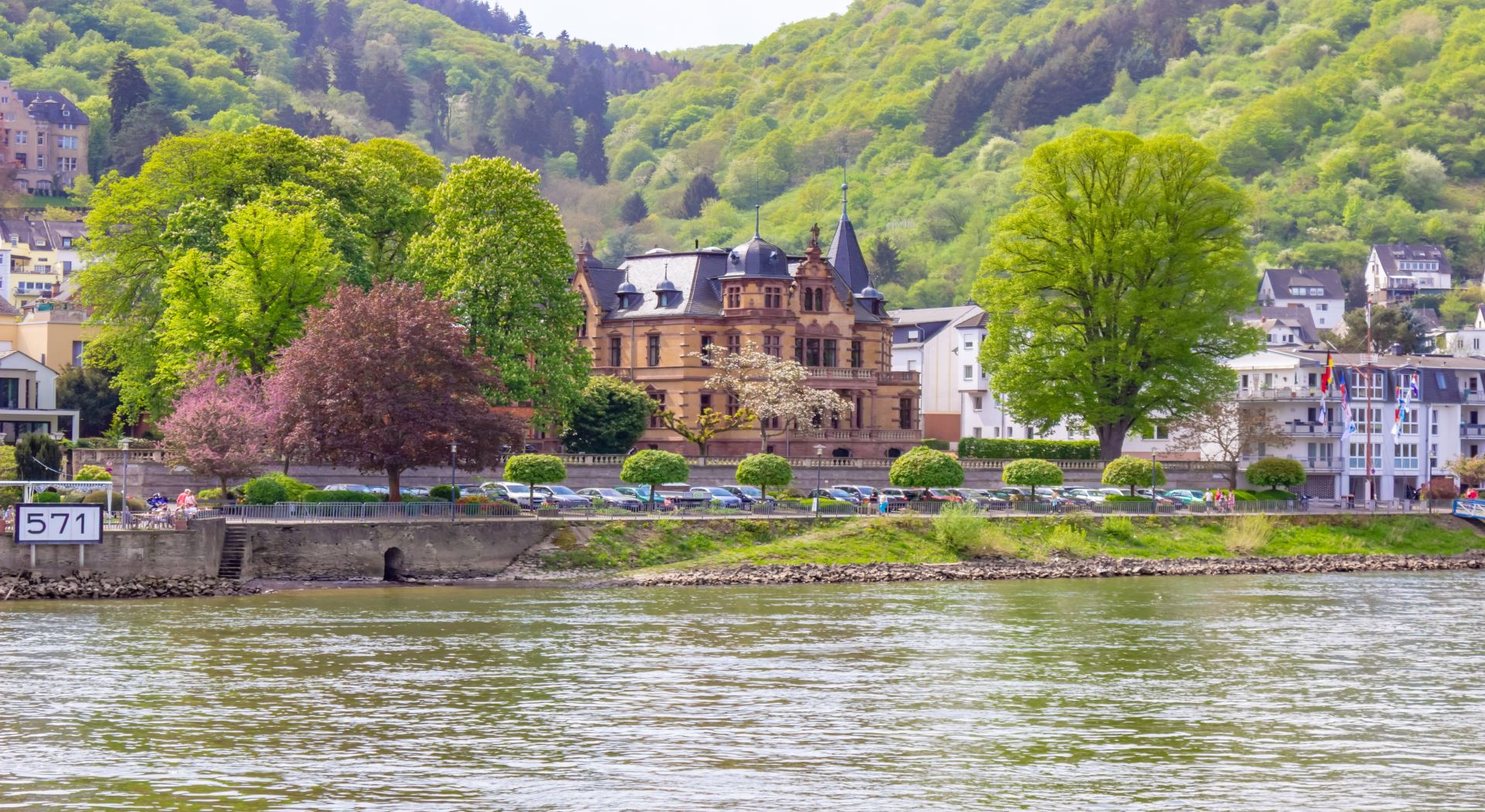 אגדת הריין – בין פסגות היופי לעמקי התרבות