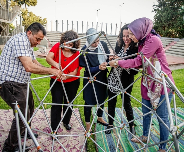 תכנית הדגל 'עמיתים'