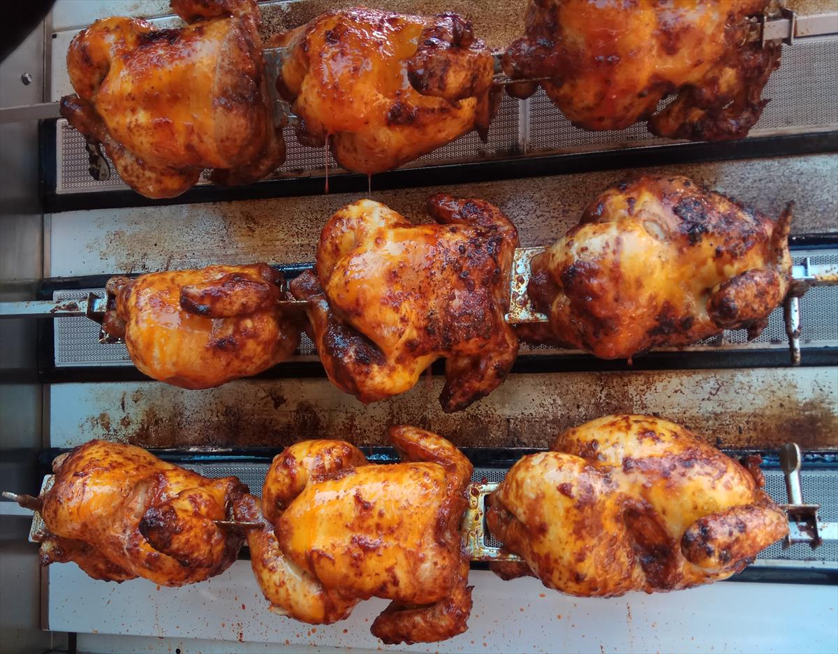 עוף שלם בגריל