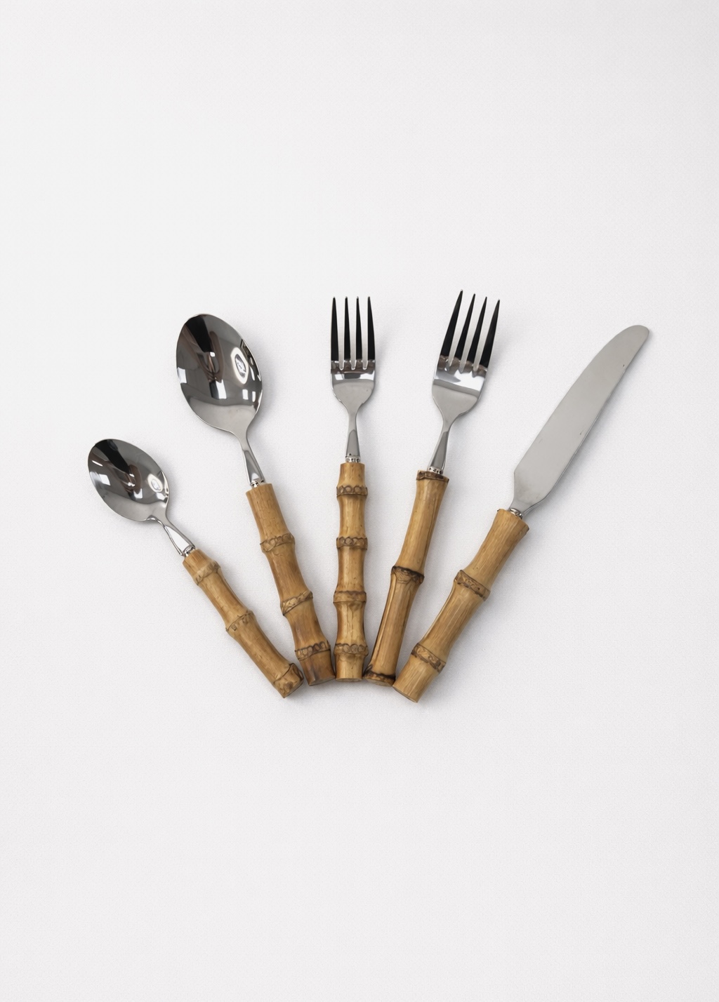 סט סכו״ם במבוק