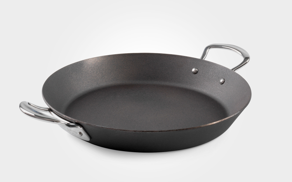 מחבת מברזל קרבון (Carbon Steel) עם 2 ידיות