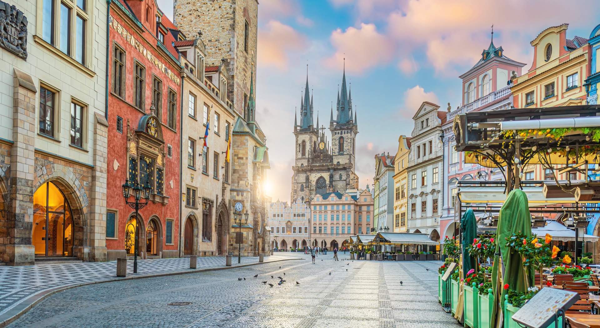 מפראג אל נתיבי התרבות של הדנובה – בניחוח חגיגות הקיץ