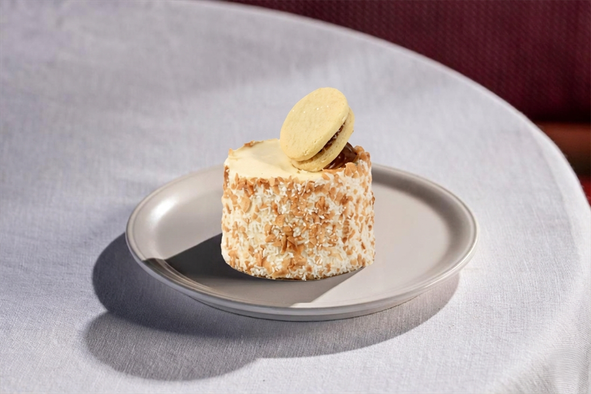 A pair of individual alfajor cookies.