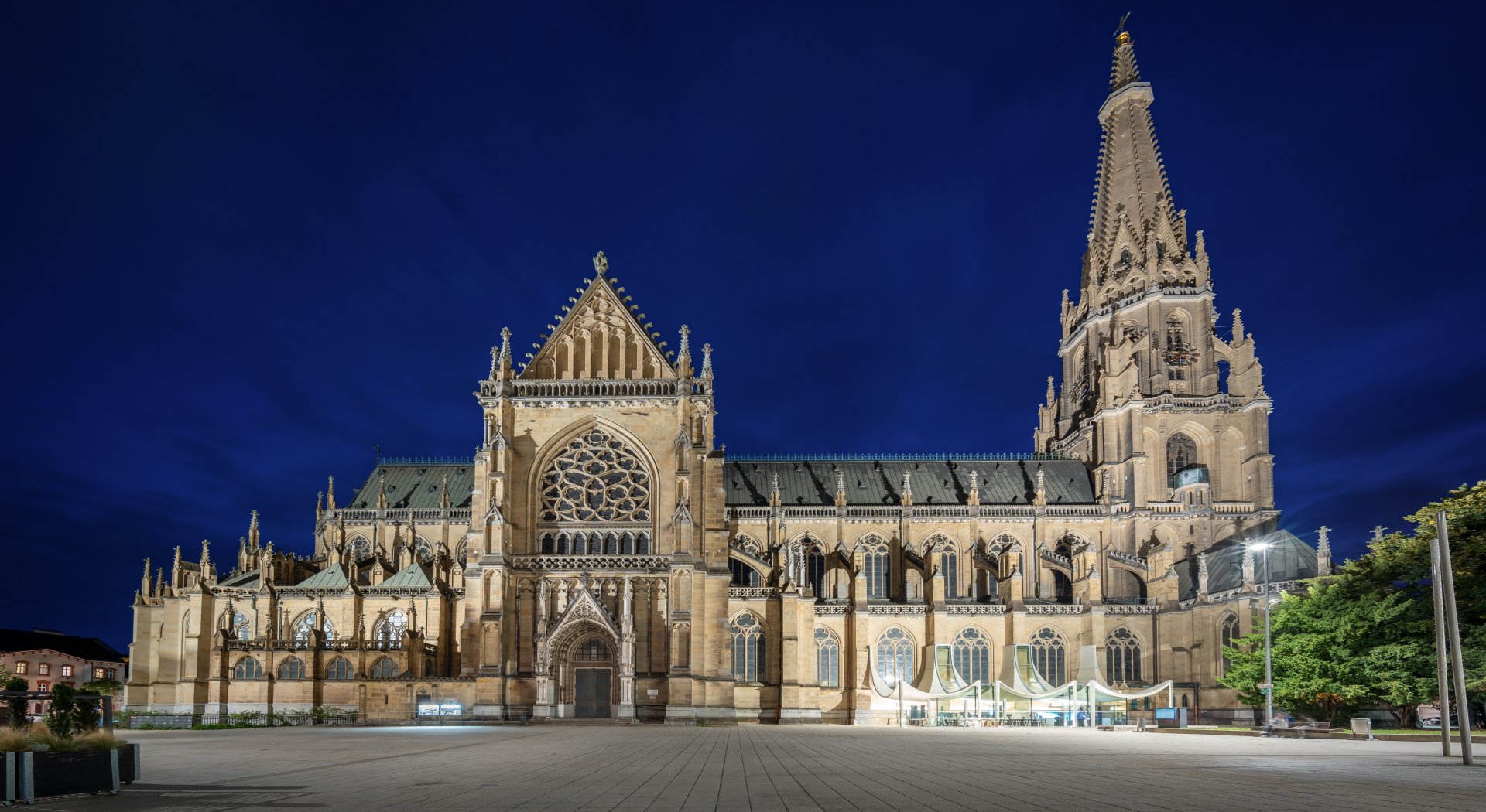 קונצרט חורפי על הדנובה: שיט חגיגי בין בירות המוזיקה והאמנות - מודרך ברוסית