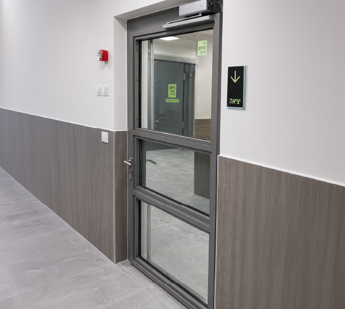 דלת פריצה 3 כוכבים MetalGuard™ Anti-Burglary