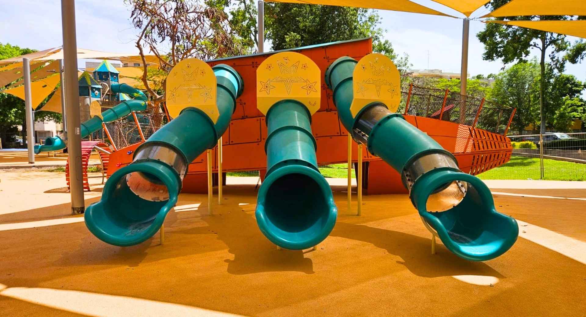 גן משחקים בקונספט ים 