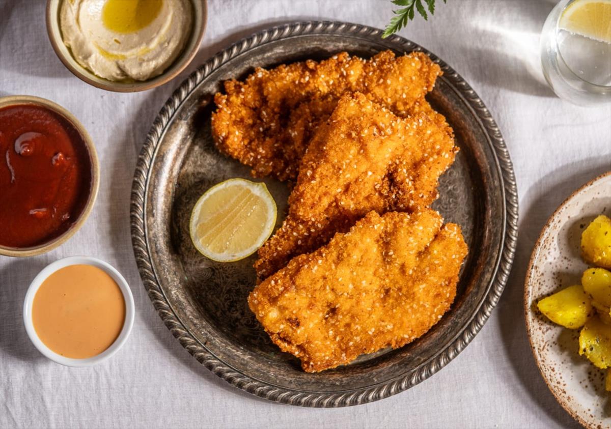 Classic chicken schnitzel