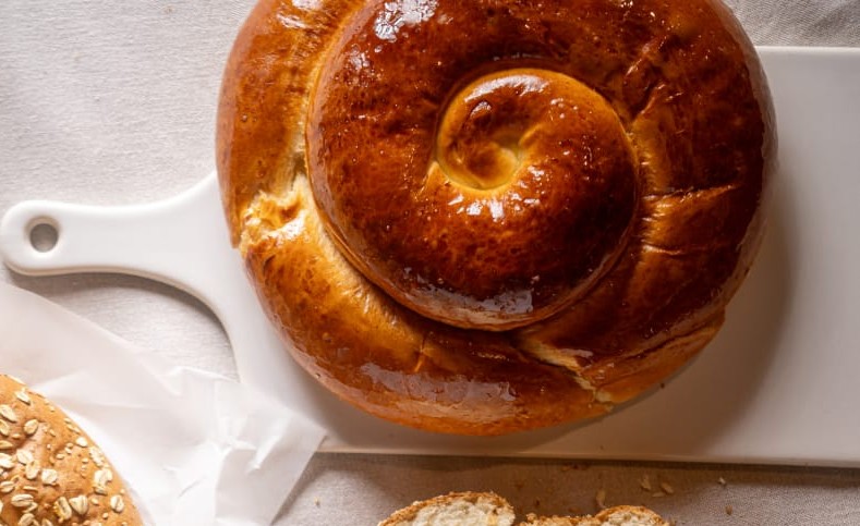 Challah honey and raisins